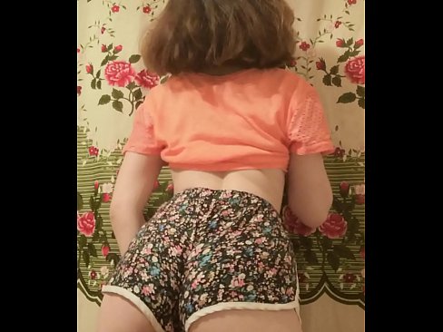 ❤️ Секси младо бебе кое ги соблекува шорцевите пред камера ❤️❌ Порно кај нас ❌️