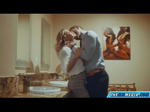 ❤️ Кога бујна русокоса ќе ве заведе во јавен тоалет ❤️❌ Порно кај нас ❌️